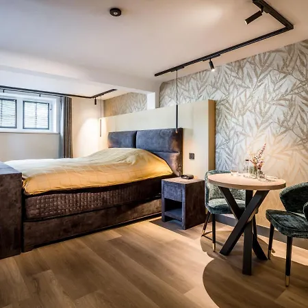 Lindenhuys Logies Bed & Breakfast *