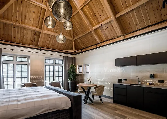 Lindenhuys Logies Bed & Breakfast 4*