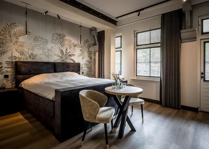 Lindenhuys Logies 4*