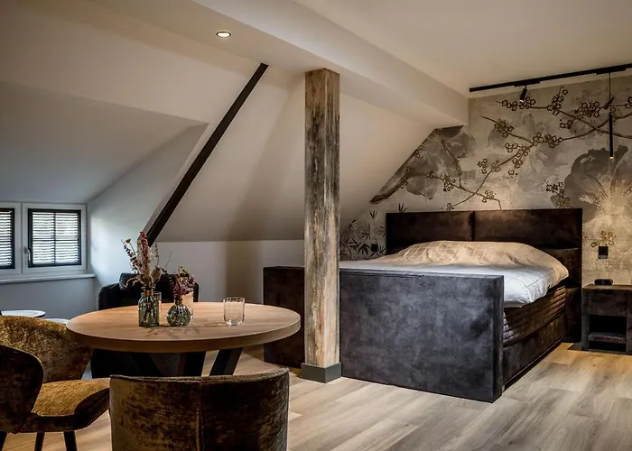 Lindenhuys Logies 4*